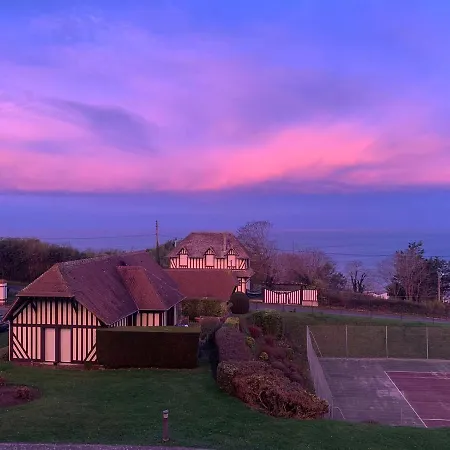 Appart Lumineux Avec Vue Sur Mer A 180 Degres Apartman Trouville-sur-Mer